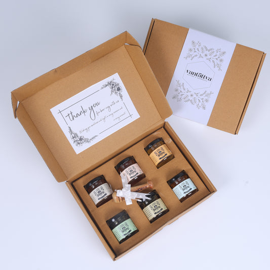 Simple and Classic: Pack of 6* 50g assorted honey jars